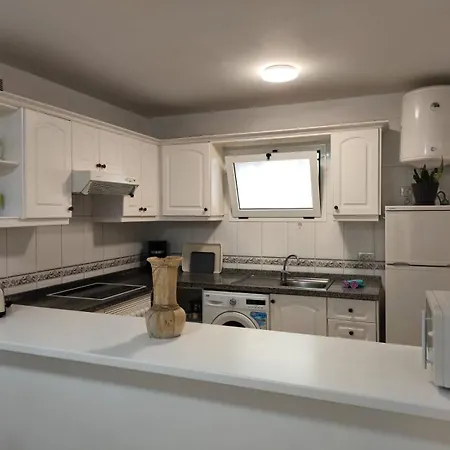 Vivienda Con Piscina En El דירה