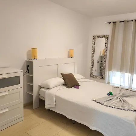 דירה Vivienda Con Piscina En El *