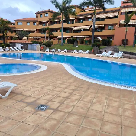 Vivienda Con Piscina En El דירה